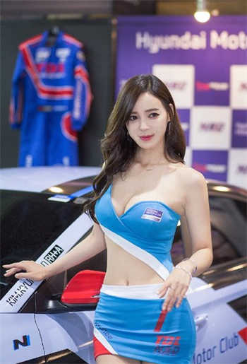 卖房女销售挂电话