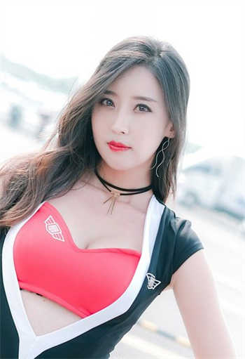 女校游泳课都光着照片