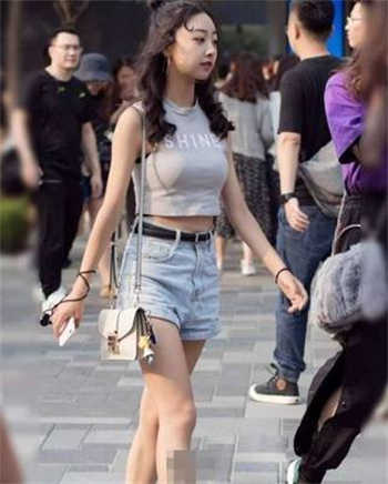 女主叫玲珑男主是个王爷