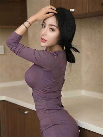 经常和一个异性聊天