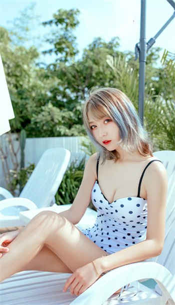 站小巷子的女的是鸡吗