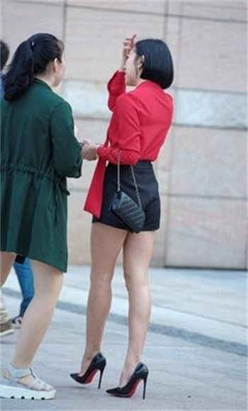 主角喜欢绿别人的后宫小说