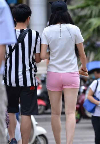 适合夫妻二人看电影毛毛虫