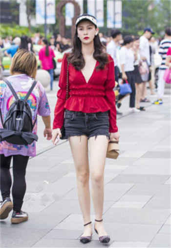女公务员都是破鞋