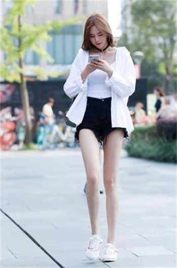 少校美丽的校娘