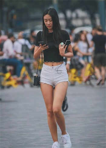 老同学聚会发朋友圈