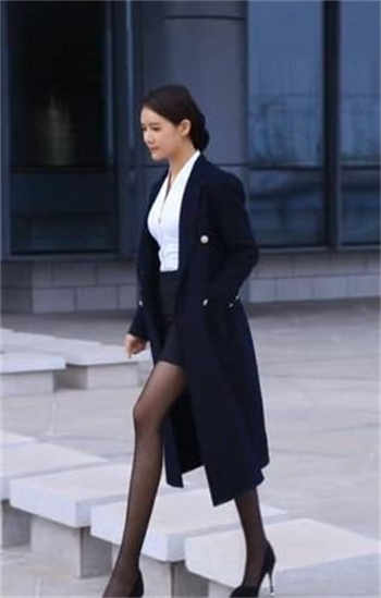享受小阿姨的丝袜