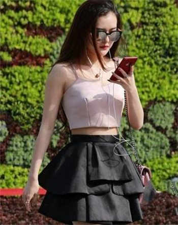 小妖精闻娇