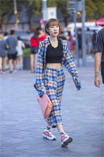 镣铐膝盖爬行拘束