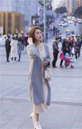 接吻边吻边解内衣视频